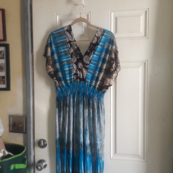 MAXI DRESS - Picture 1 of 3